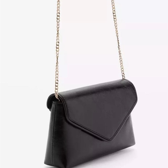 NWT MANGO
Women's Flap Chain Bag - Picture 2 of 4